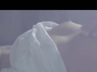 Escuro cabeludo masturbação feminina dela sleepy cona