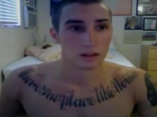 Attractive tatovert hunk- part2 på gayboyscam.com